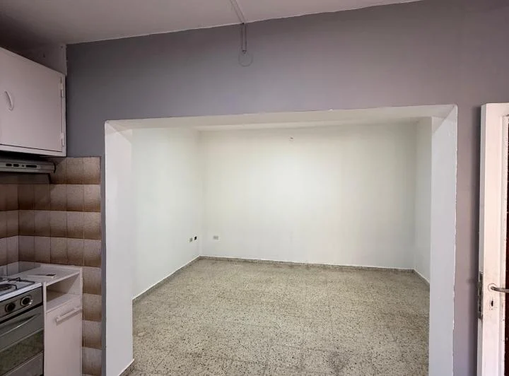 SE ALQUILA / Casa interna única de pasillo en arroyito  2