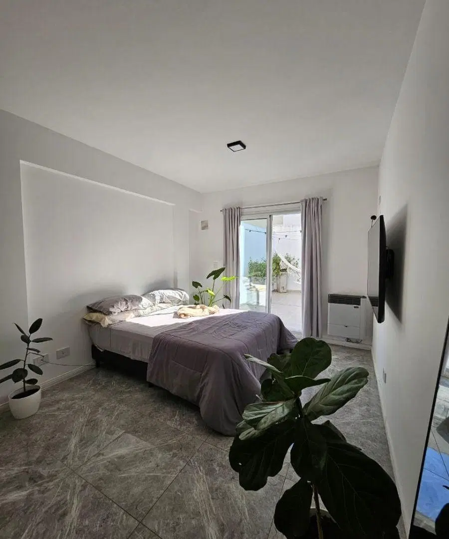 VENTA/MONOAMBIENTE PLANTA BAJA CON PATIO/ROSARIO CENTRO 4