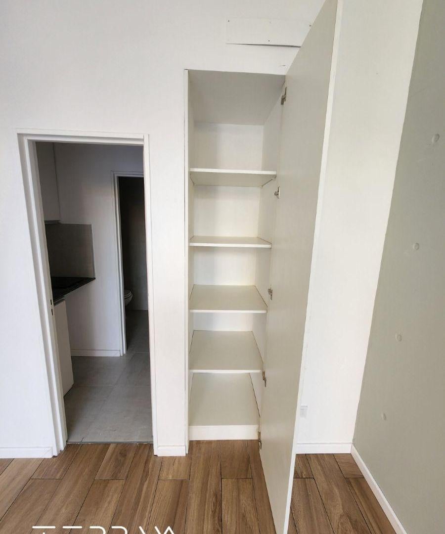 Foto de Alquiler local comercial en Zeballos 2028, imagen 1