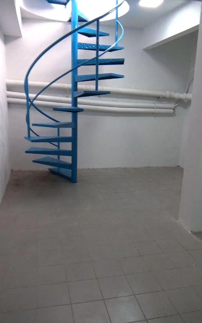 OPORTUNIDAD! GALPÓN/DEPÓSITO, SÓTANO Y COCHERA! 8