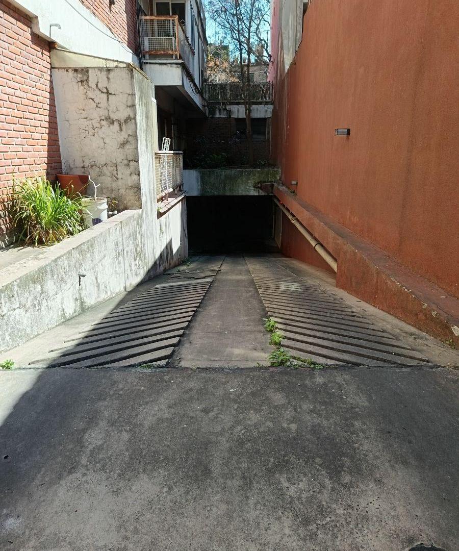 Foto de Venta Cochera Cubierta San Isidro Centro C/ Portón Automático, imagen 3