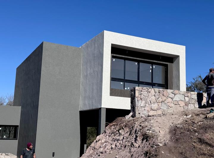 CASA PREMIUM EN VENTA • BARRIO ESTANCIA Q2 • APTO CRÉDITO 3