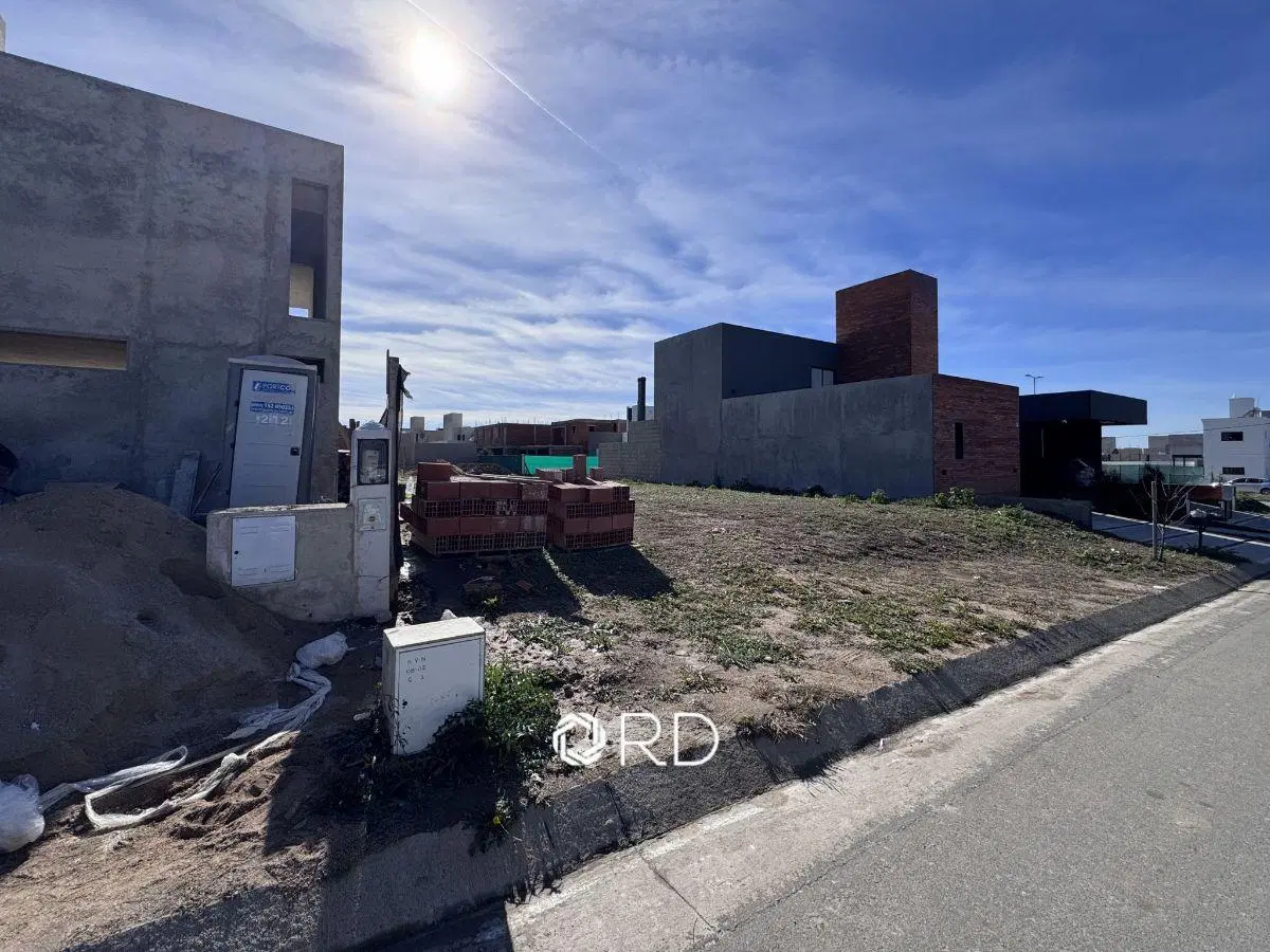 Lote en venta en Docta Avenida - 360 m2 - Apto dúplex (15 m2 de frente) 2