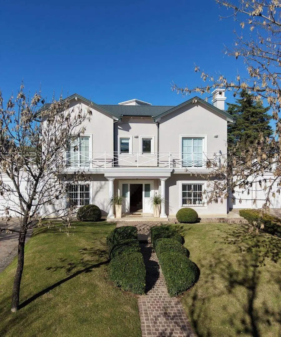 Casa en venta Valle Escondido, Los Cielos - 4 dormitorios 3 baños - Excelente ubicación 3