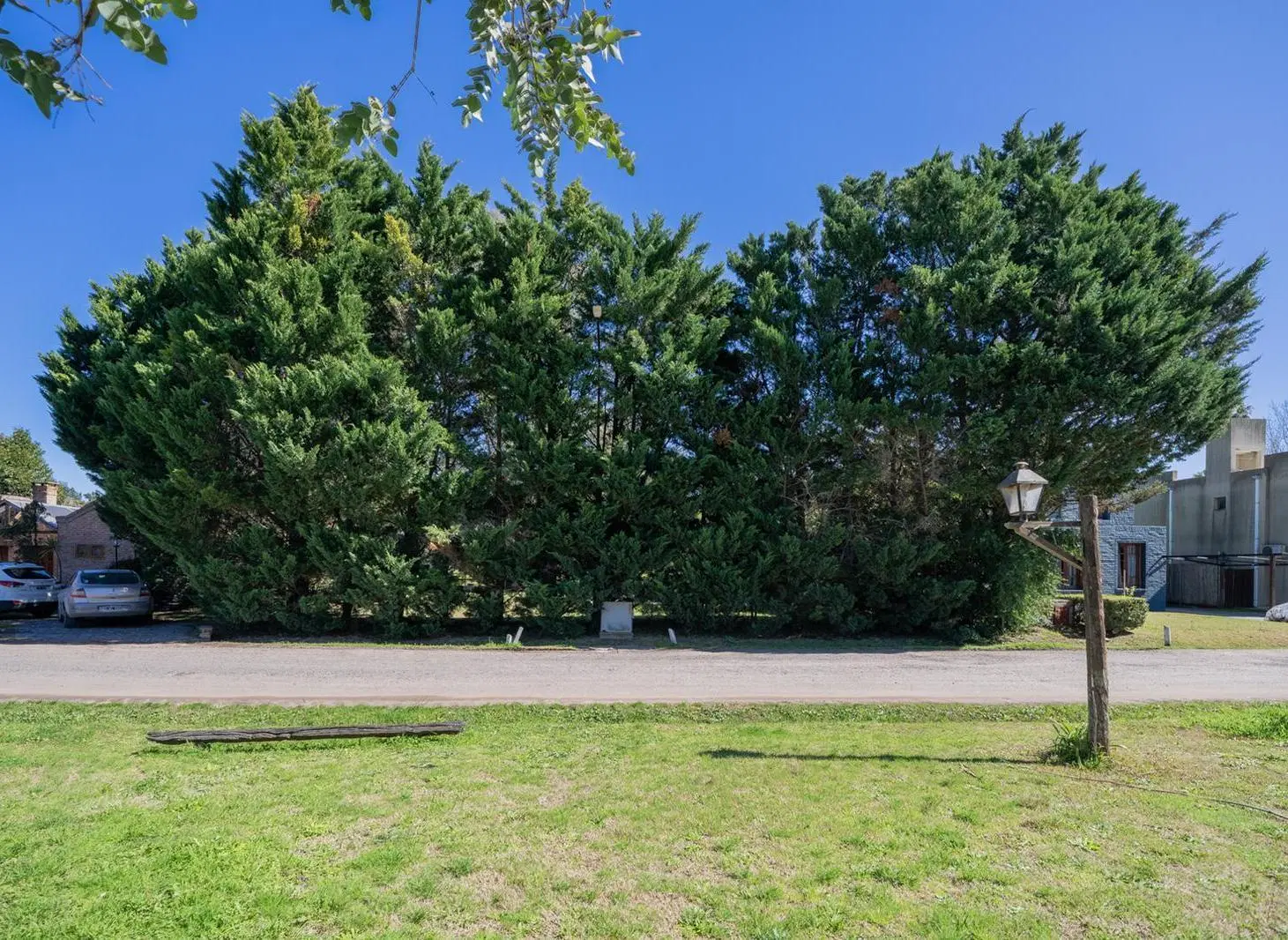 Se vende doble lote en el Golf Chascomús Country Club - Muy buena ubicación. 4