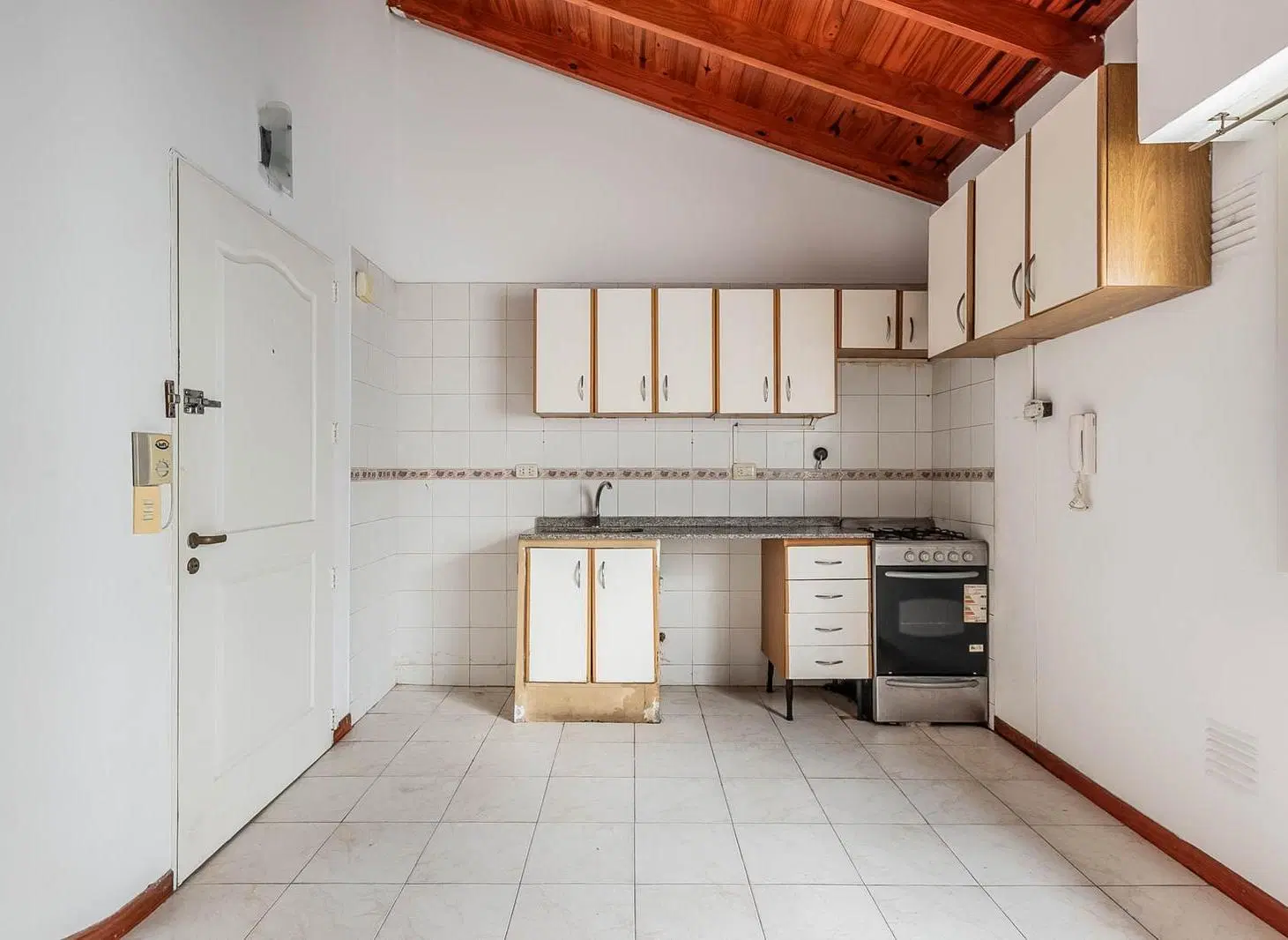 Se vende CON RENTA PH de 3 ambientes / balcón - 2
