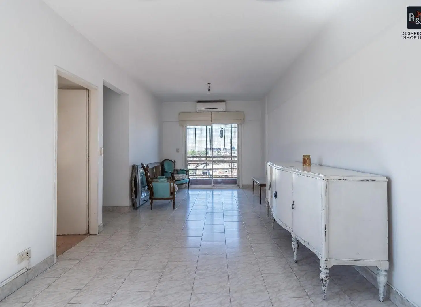 Venta de departamento 4 ambientes, cochera y balcón en La Boca - Muy luminoso 3