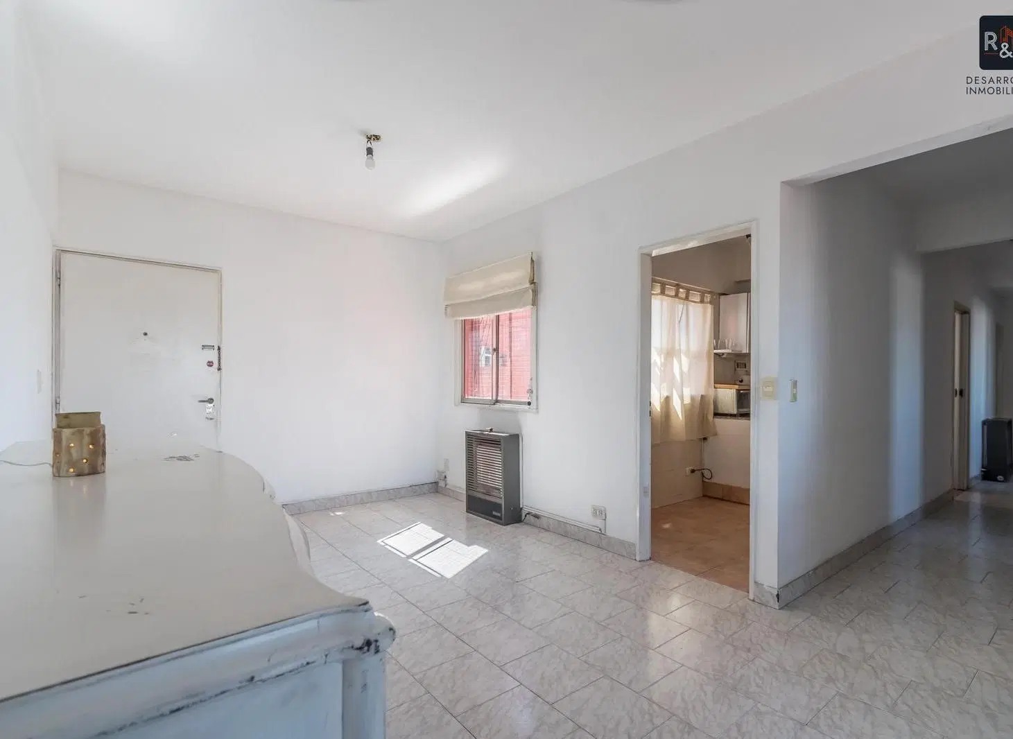 Venta de departamento 4 ambientes, cochera y balcón en La Boca - Muy luminoso 2