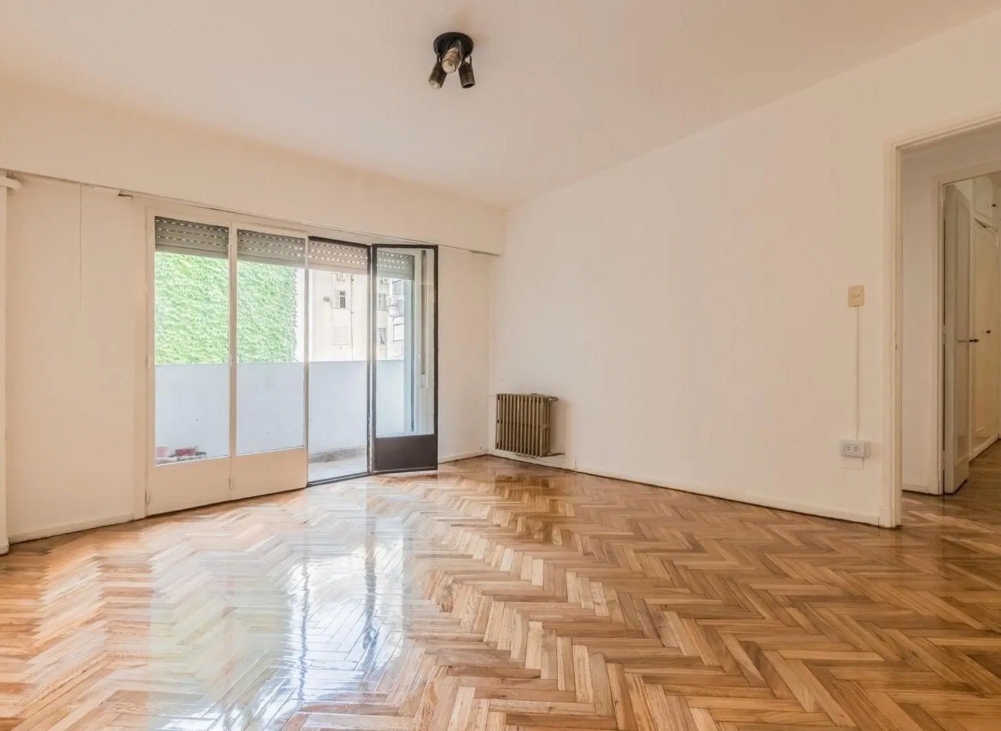 Venta departamento de 3 ambientes con dependencia de servicio y balcón en Recoleta 5