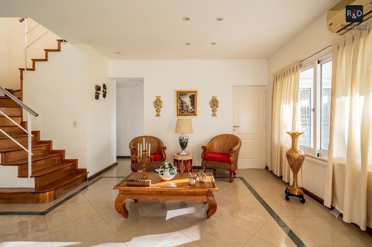 Foto de Venta casa de 4 ambientes con quincho, piscina y parque en Mayling club de campo - Pilar, imagen 3