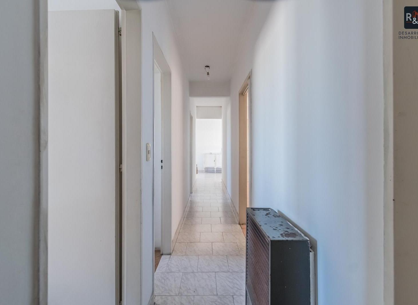 Foto de Venta de departamento 4 ambientes, cochera y balcón en La Boca - Muy, imagen 1