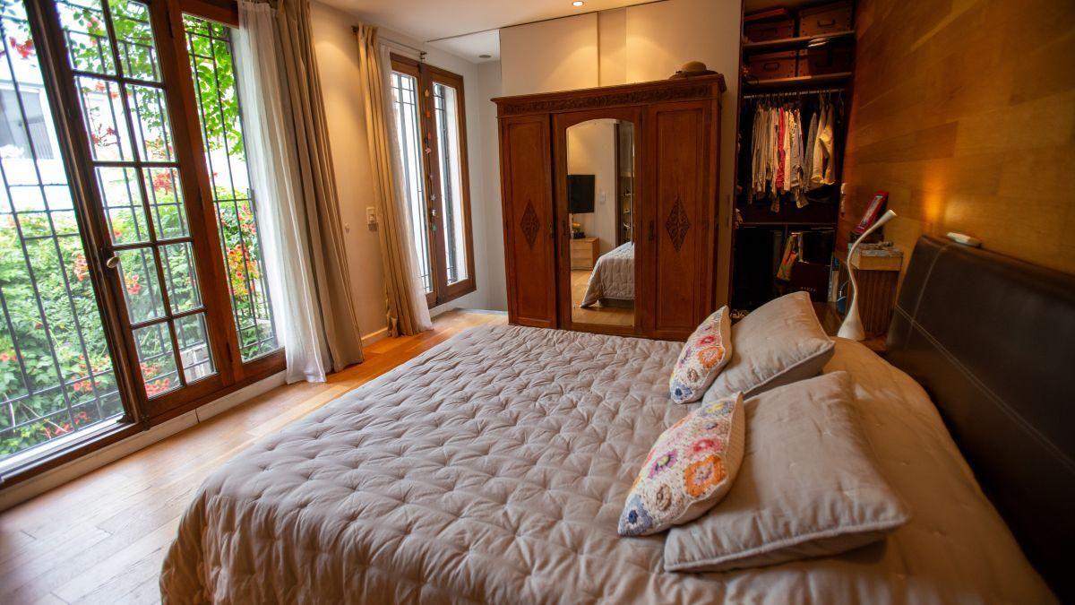 Casa lote propio en Flores con jardín y terraza – 6 ambientes, gran potencia