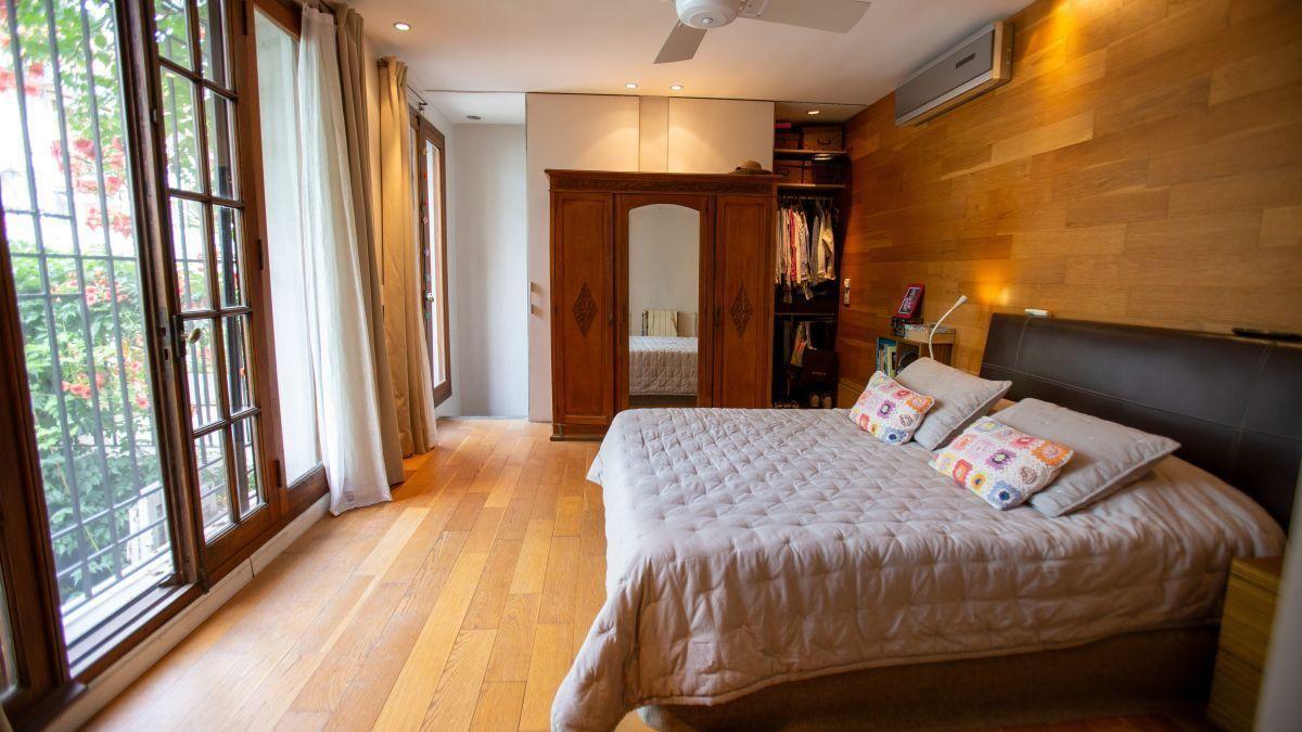 Casa lote propio en Flores con jardín y terraza – 6 ambientes, gran potencia