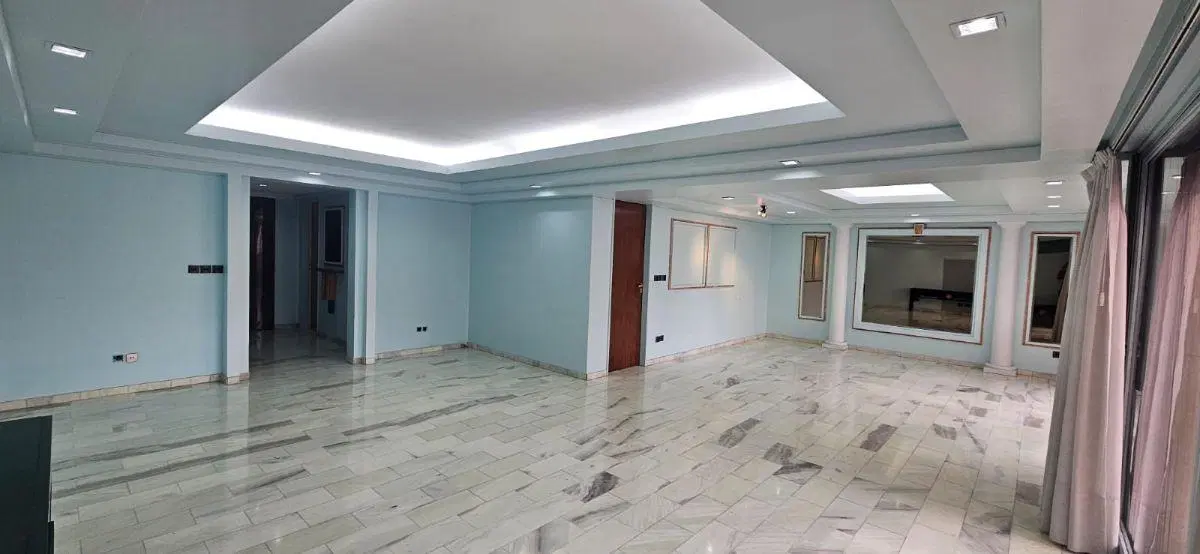 Oportunidad VENTA | Departamento de 4 Dormitorios, Dependencia, Cochera y Baulera en Flores 5