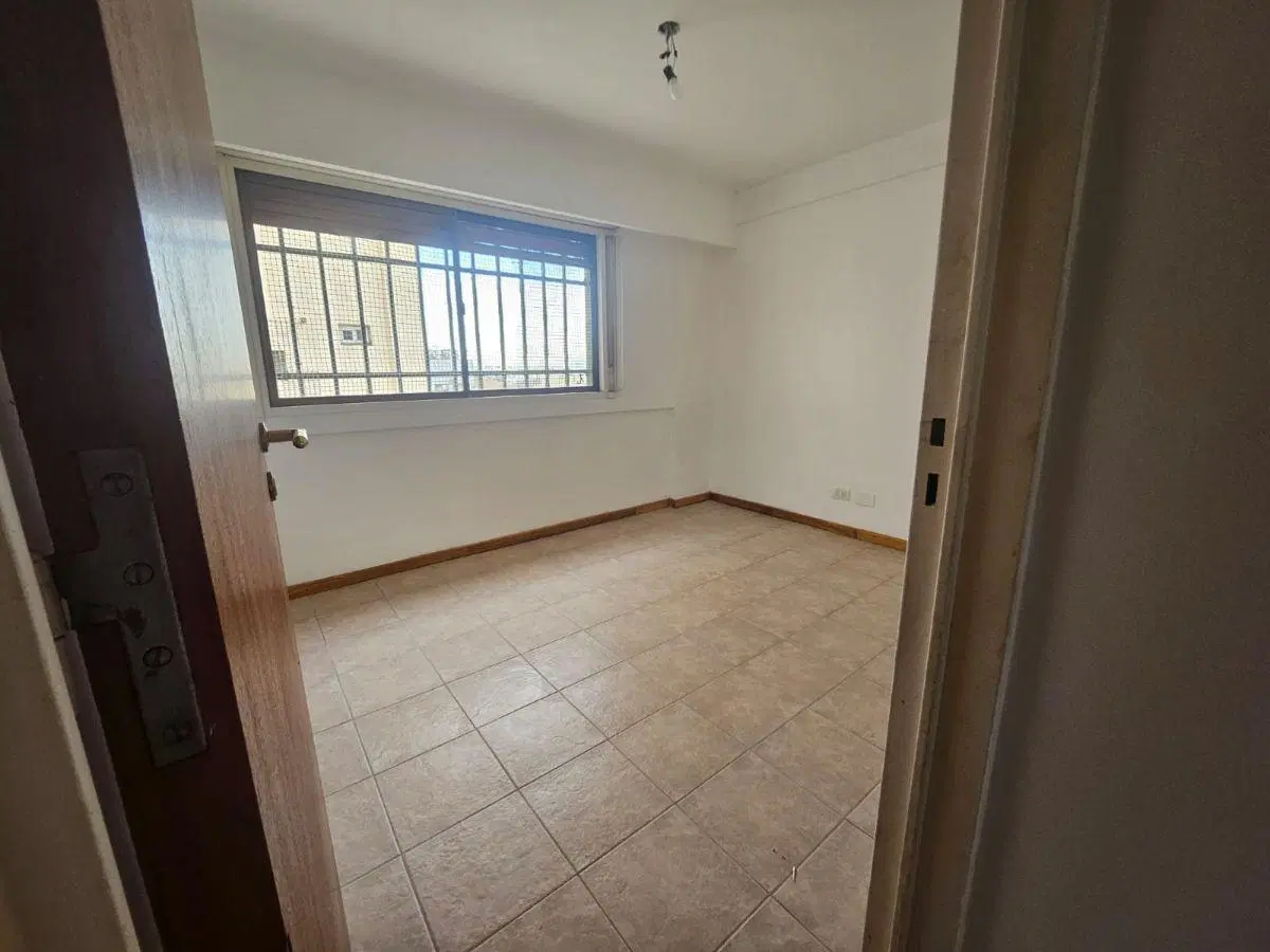 Venta Departamento 4 ambientes con balcon y cochera caballito norte 5