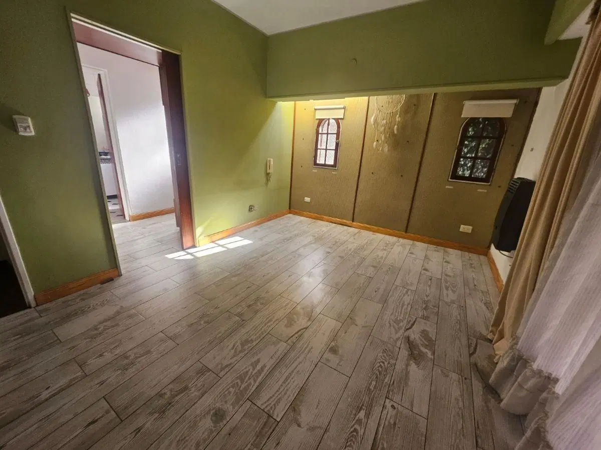 Casa Lote propio 4 ambientes con 2 cocheras con jardin caballito 5