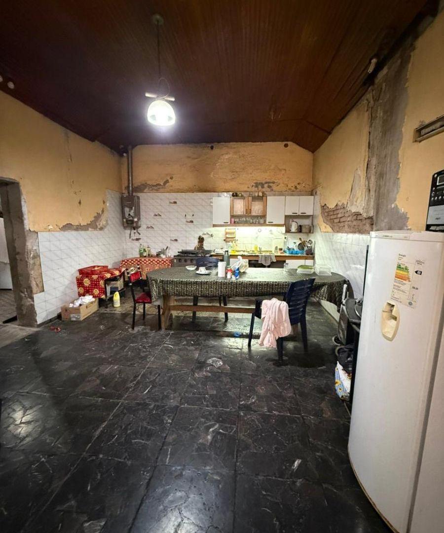 Foto de Venta Casa Lote Propio con cochera en Velez Sarsfield, imagen 2
