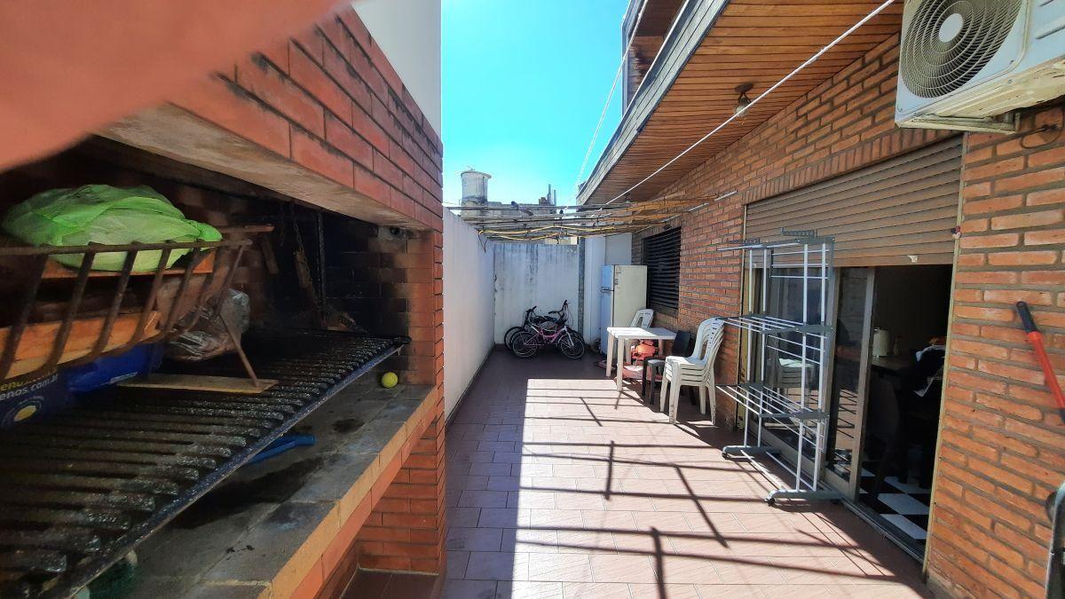 Foto de Venta Casa 5 Amb. + Galpón 180 m² | Uso Comercial y Residencial |, imagen 2