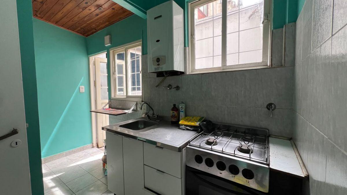 Foto de PH 2 Ambientes en PB con Patio en Caballito! Sin Expensas - Luz Norte, imagen 1