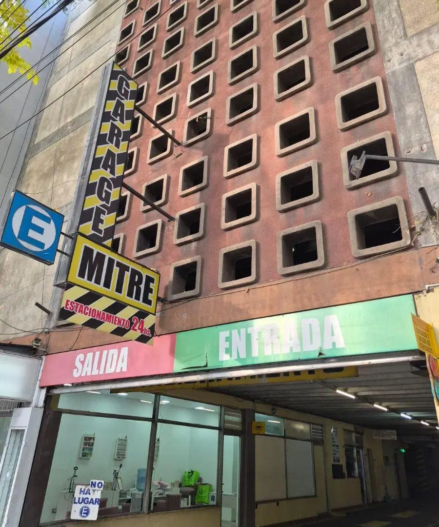 SE VENDE COCHERA CÉNTRICA A MUY BUEN PRECIO 5