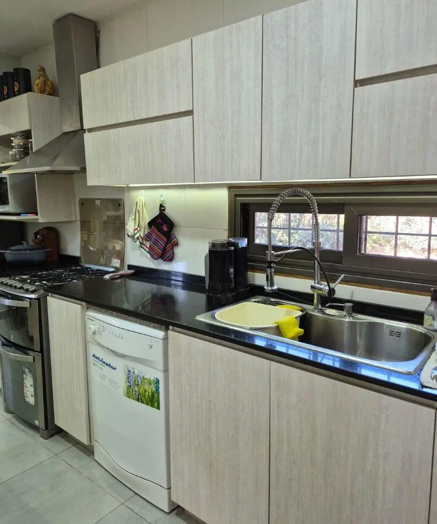 Oportunidad real de compra. Hermosa casa en Rodeo del Medio. Mendoza 2