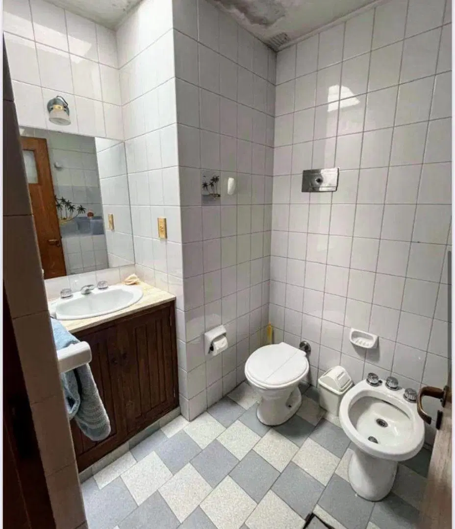 CASA DE CATEGORÍA EN VENTA - DORREGO 8