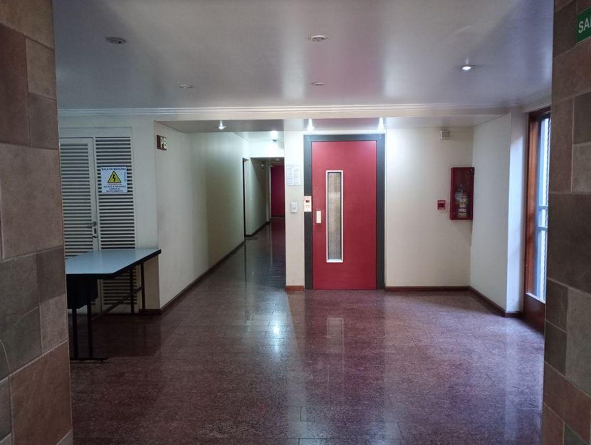 Foto de OFICINA EN PLANTA BAJA. IMPECABLE !!!, imagen 5