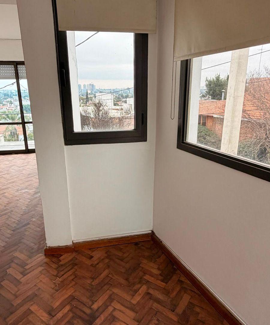 Foto de Casa en alquiler – 3 dormitorios Barrio Parque Chacabuco- próximo a Shopping Villa Cabrera, imagen 3