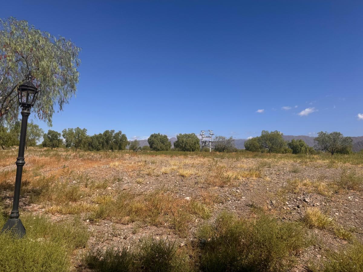 Venta de Terreno Barrio Dalvian 1