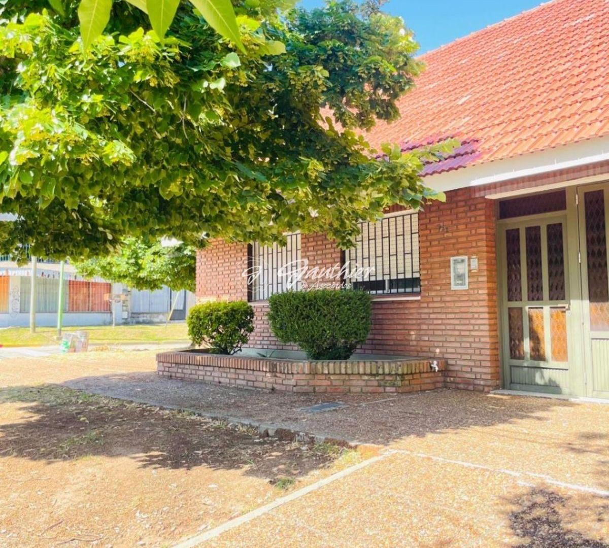 VENTA Esquina Campana CHALET hermoso ladrillos vista HOGAR DULCE HOGAR