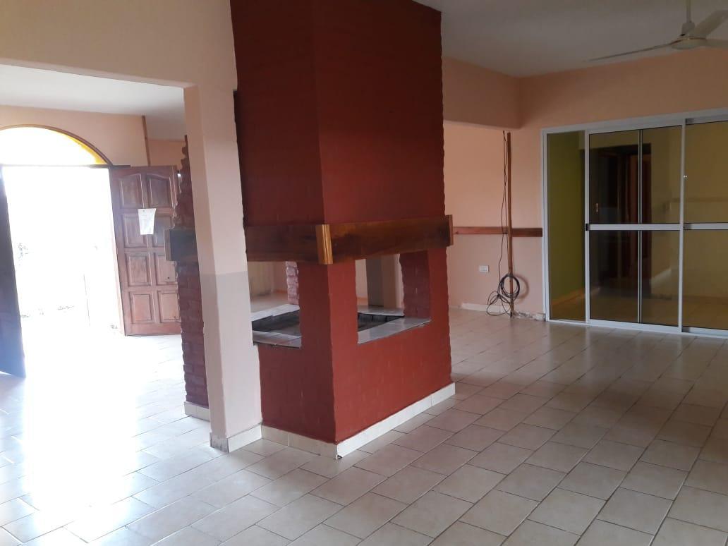 B&s Group Vende: Casa con Parque y Pileta en Calle Principal, Tanti, Córdoba 4