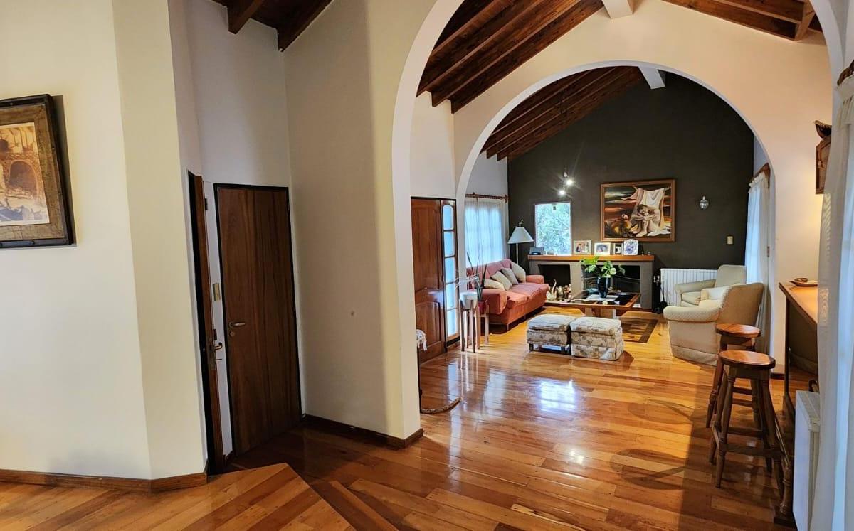 Hermosa E Impecable Propiedad a La Venta! 1