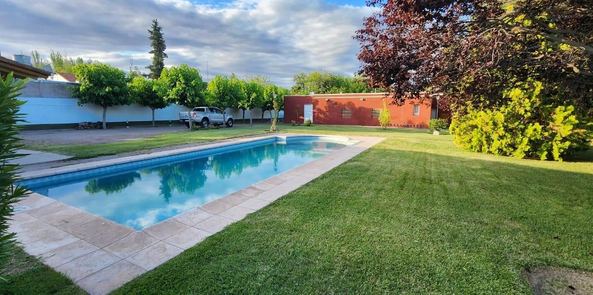 Inversion Perfecta: Dos Casas en Una, con Piscina y Amplioterreno Maipu! 1
