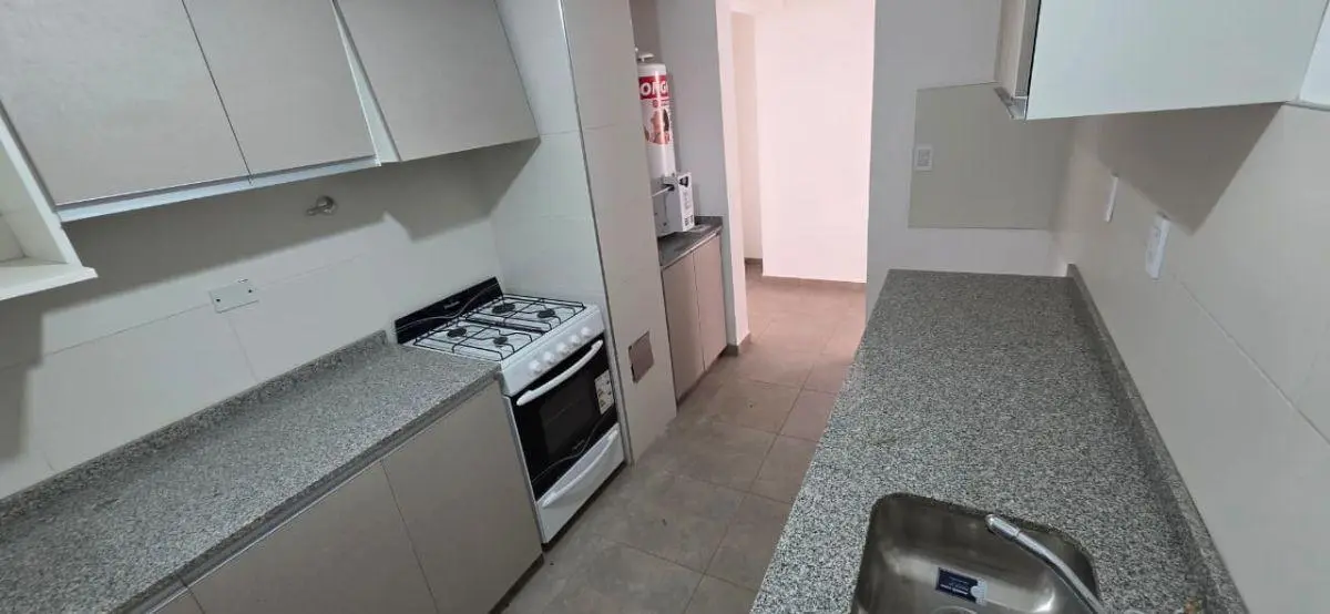Excelente Departamento en Complejo Privado 5
