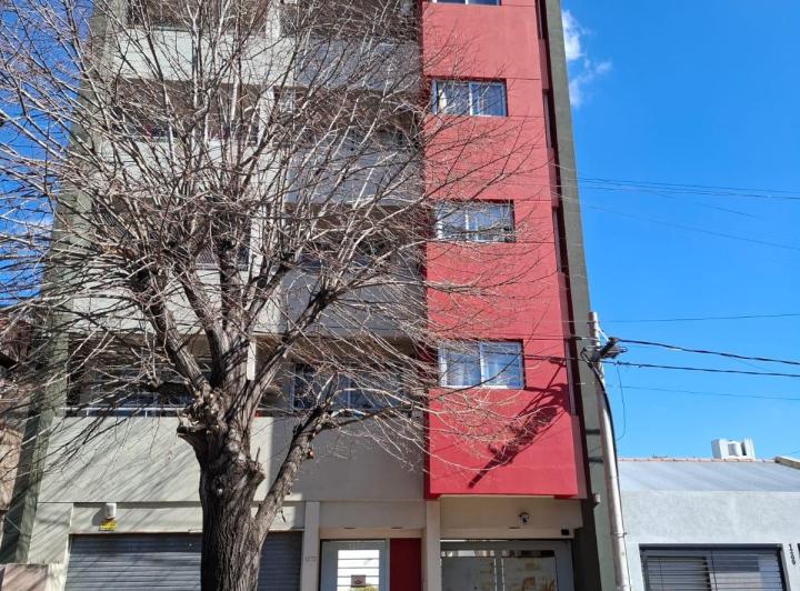  Monoambiente en Alquiler . 24 e/ 58 y 59  $350.000  Exp : 50.000 4