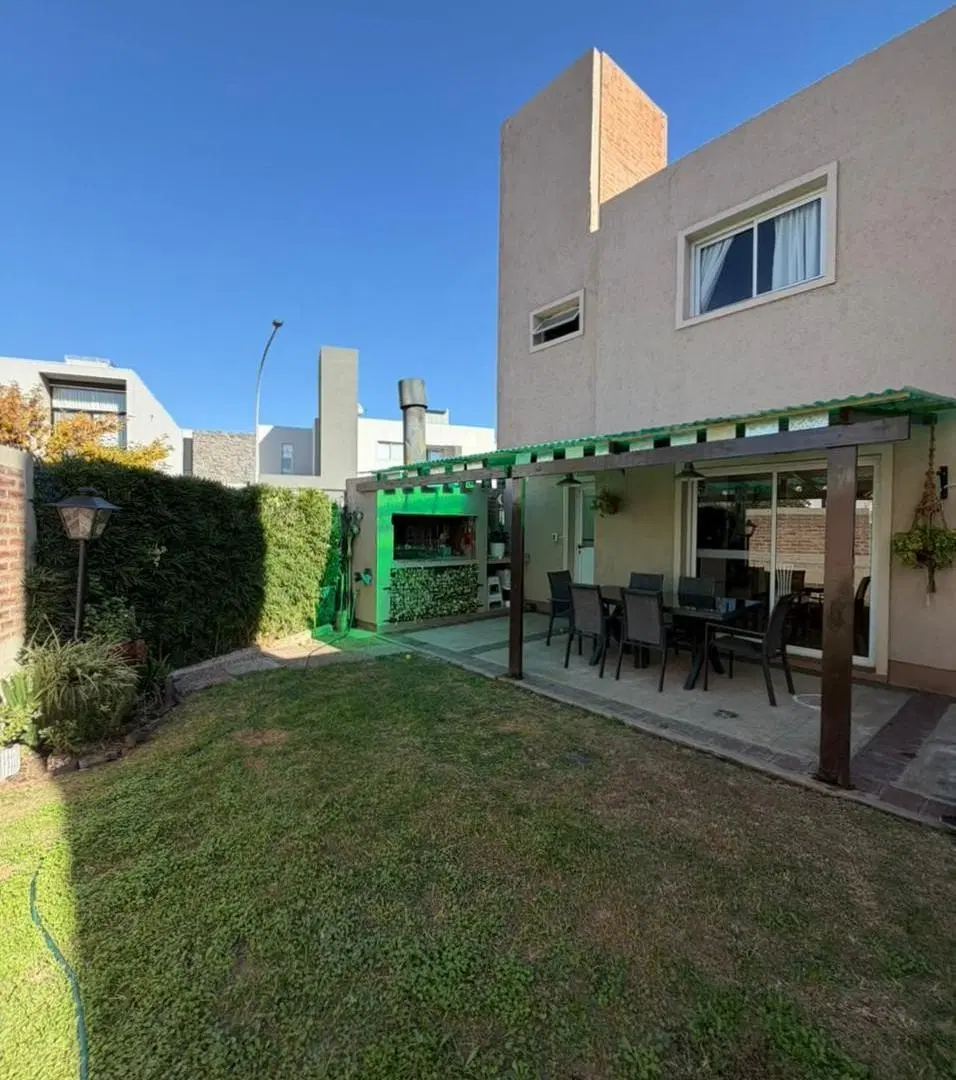 EXCELENTE DUPLEX EN ALQUILER EN ALTOS DE MANANTIALES 3