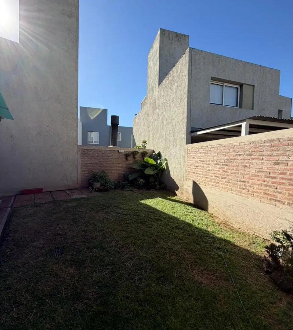 EXCELENTE DUPLEX EN ALQUILER EN ALTOS DE MANANTIALES 5