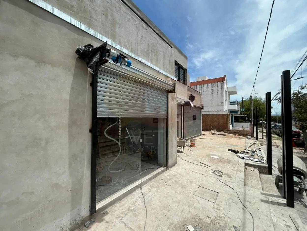 LOCALES COMERCIALES FRENTE A CLINICA VELEZ SARSFIELD EN ALQUILER A ESTRENAR B Parque Vélez Sarsfield 4