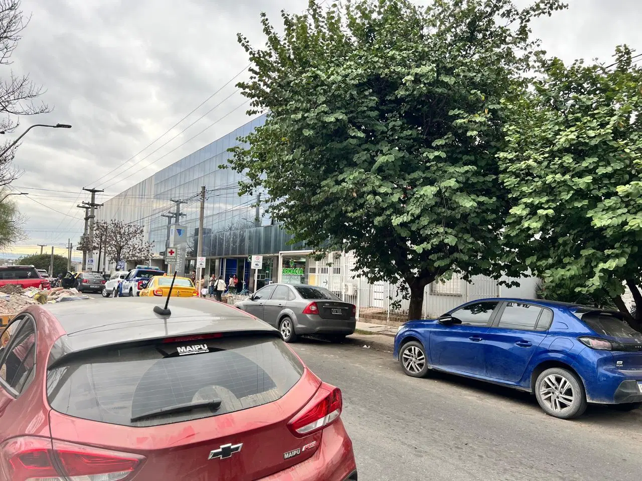 LOCALES COMERCIALES FRENTE A CLINICA VELEZ SARSFIELD EN ALQUILER A ESTRENAR B Parque Vélez Sarsfield 5