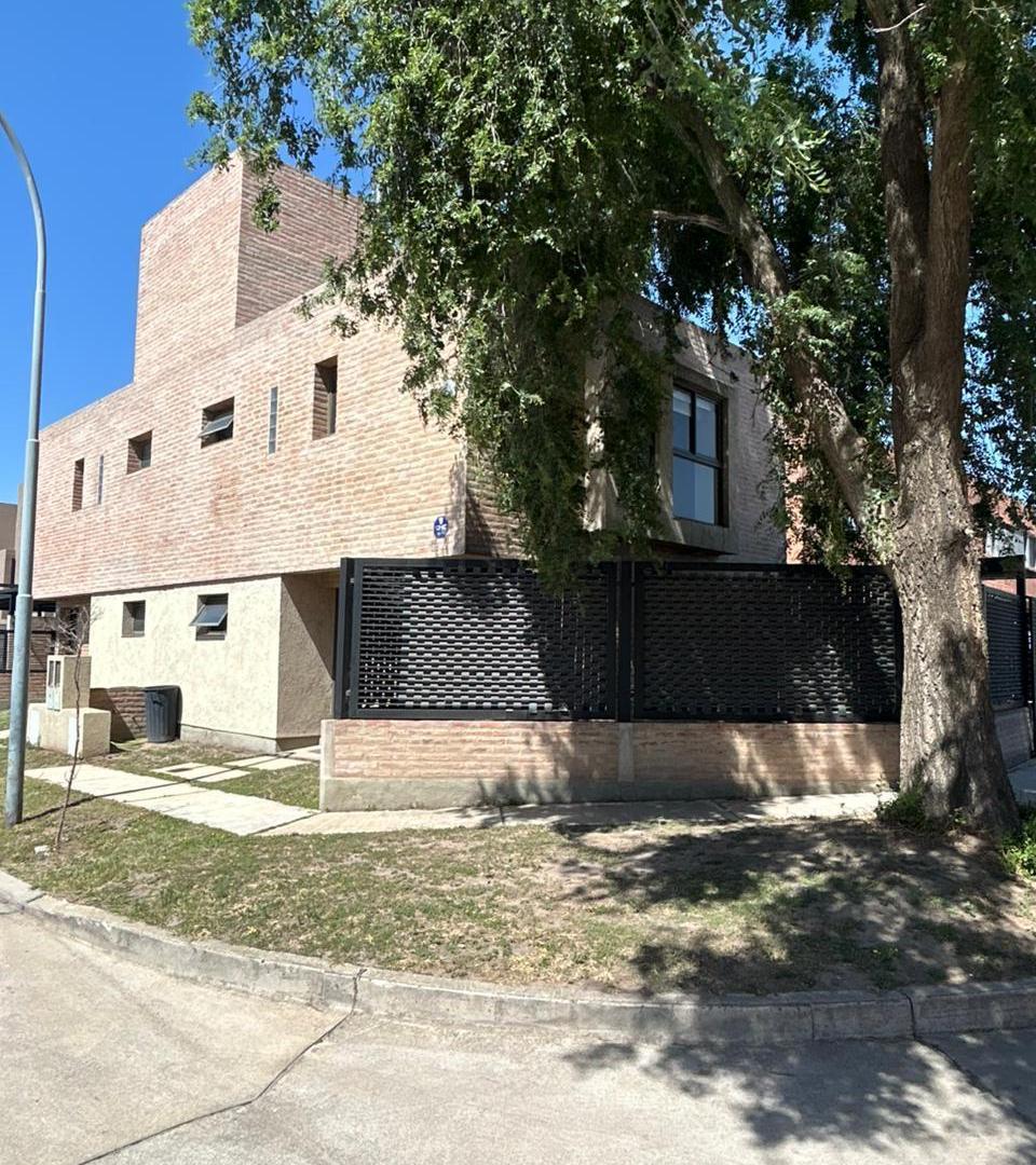 VENDO DUPLEX MIRADORES DE MANANTIALES I EXCELENTE UBICACIÓN