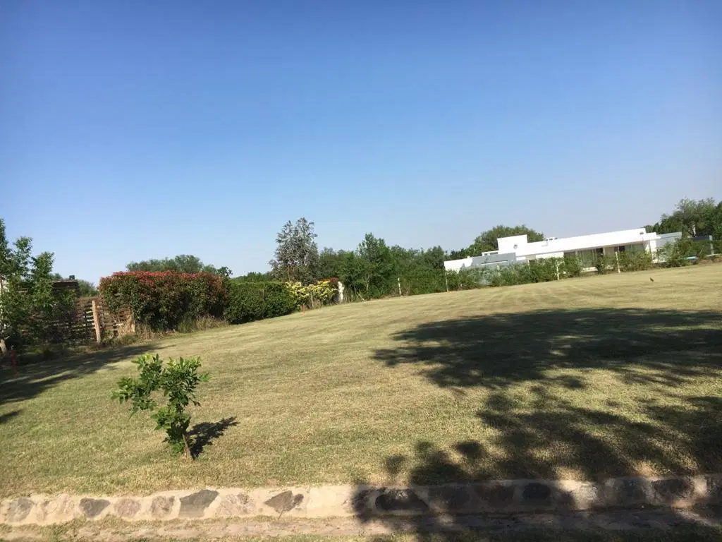 VENDO LOTE EN COUNTRY CAUSANA 2