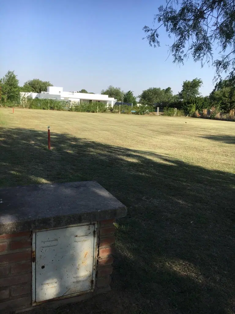 VENDO LOTE EN COUNTRY CAUSANA 3