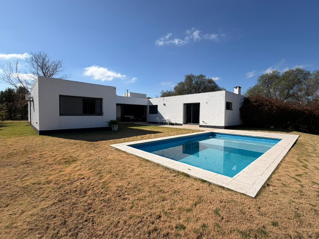 OPORTUNIDAD COUNTRY CAUSANA TERRENO MAS DE 2000M2 CALIDAD PILETA