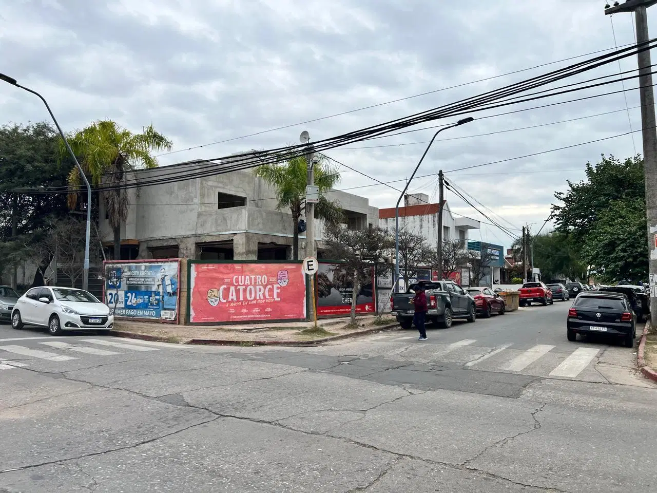 LOCALES COMERCIALES FRENTE A CLINICA VELEZ SARSFIELD EN ALQUILER A ESTRENAR B Parque Vélez Sarsfield 5