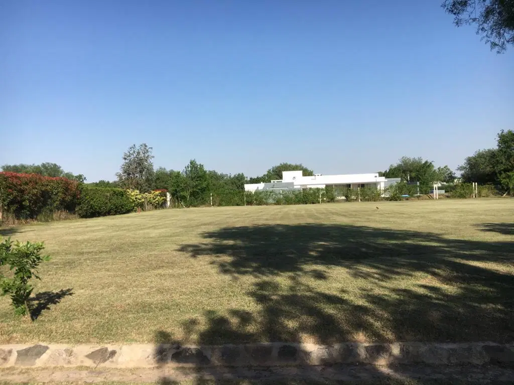 VENDO LOTE EN COUNTRY CAUSANA 3