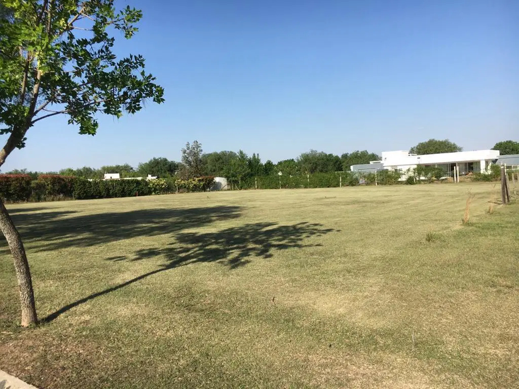VENDO LOTE EN COUNTRY CAUSANA 2