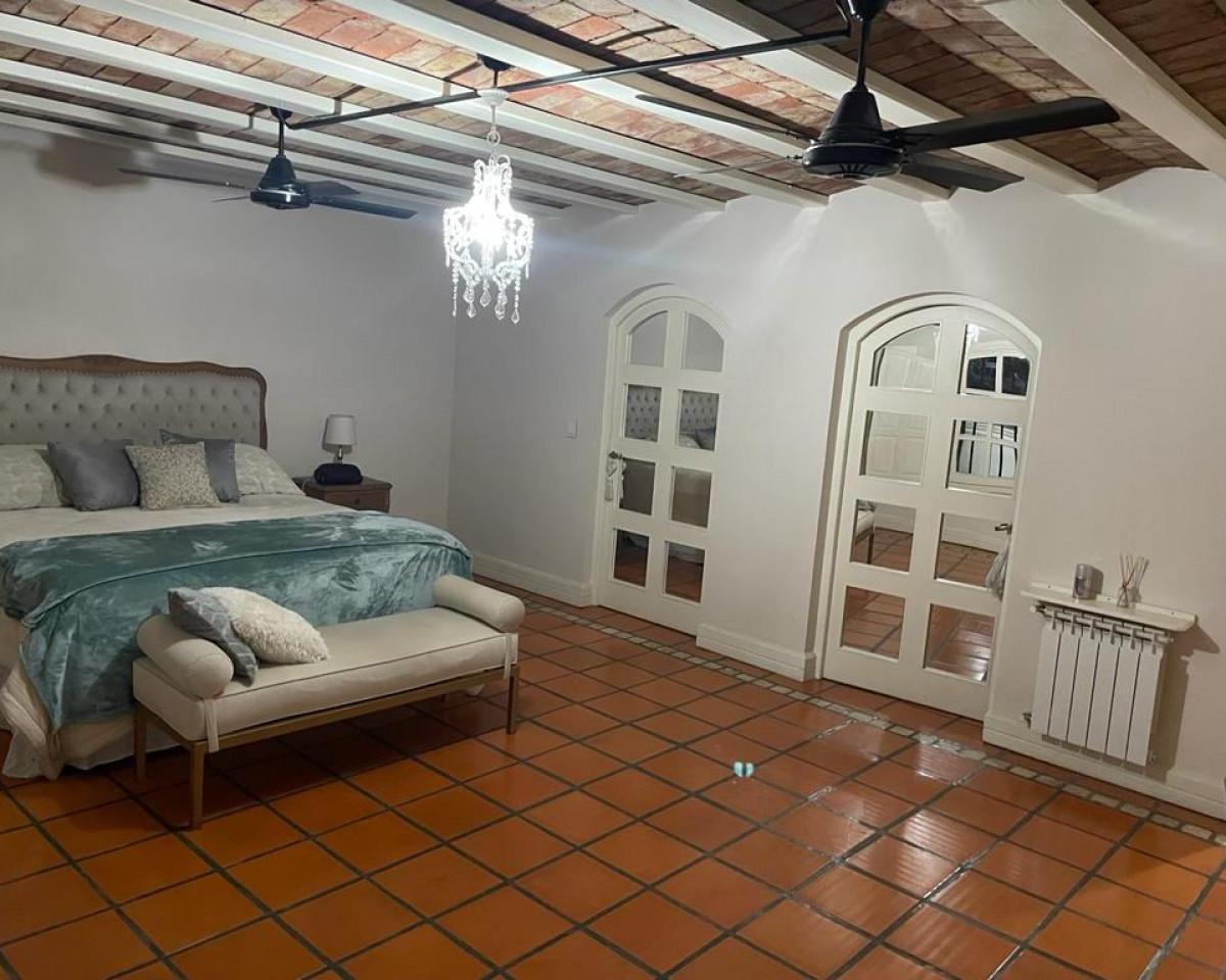 Importante Quinta en Barrio Cerrado 5