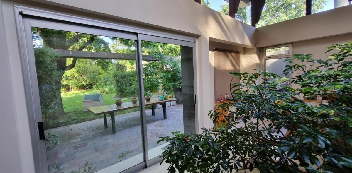 Casa 5 Ambientes en El Cortijo - Malvinas Argentinas 2
