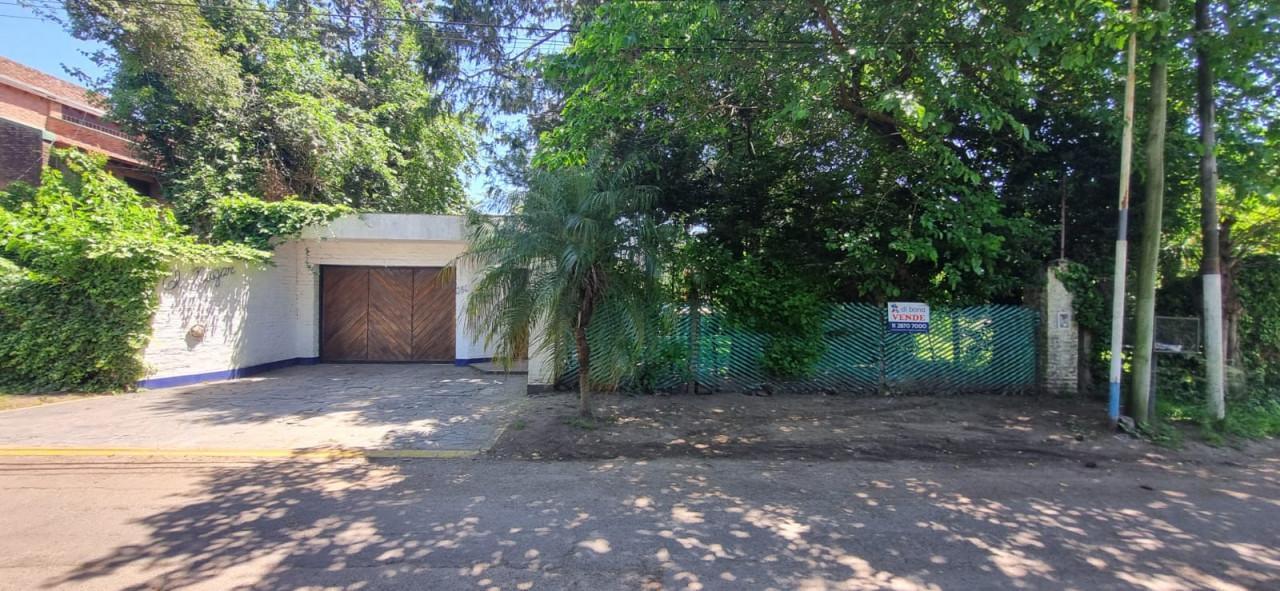 CASA 4  AMBIENTES- gran parque   - en  BARRIO EL CORTIJO -