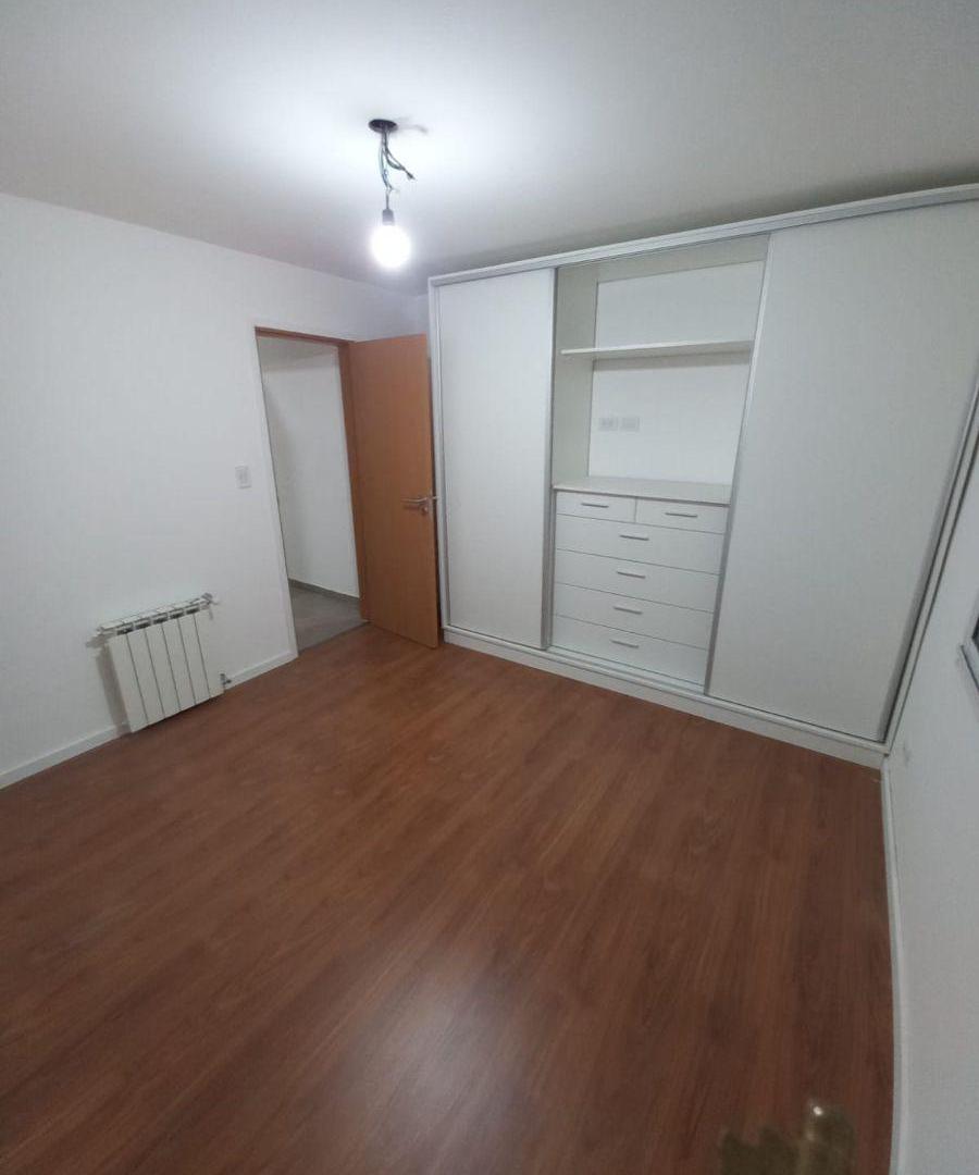 Foto de Dúplex en 1er piso a estrenar!! 3 Amb. c/espacio de cochera, imagen 1